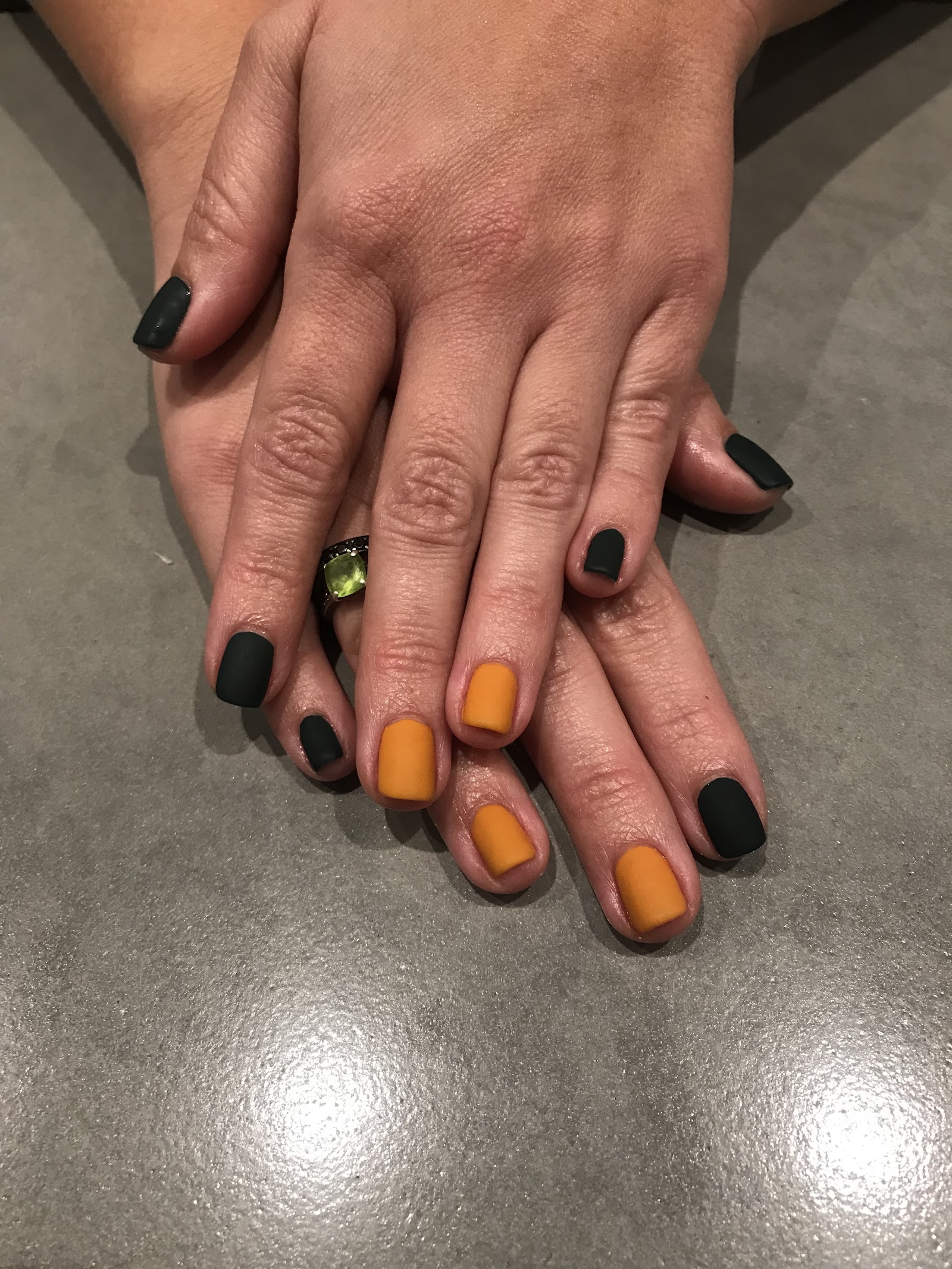 Gloss and glow nook nail photo 1